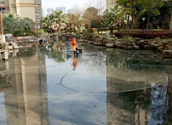 民权景观池淤泥清理